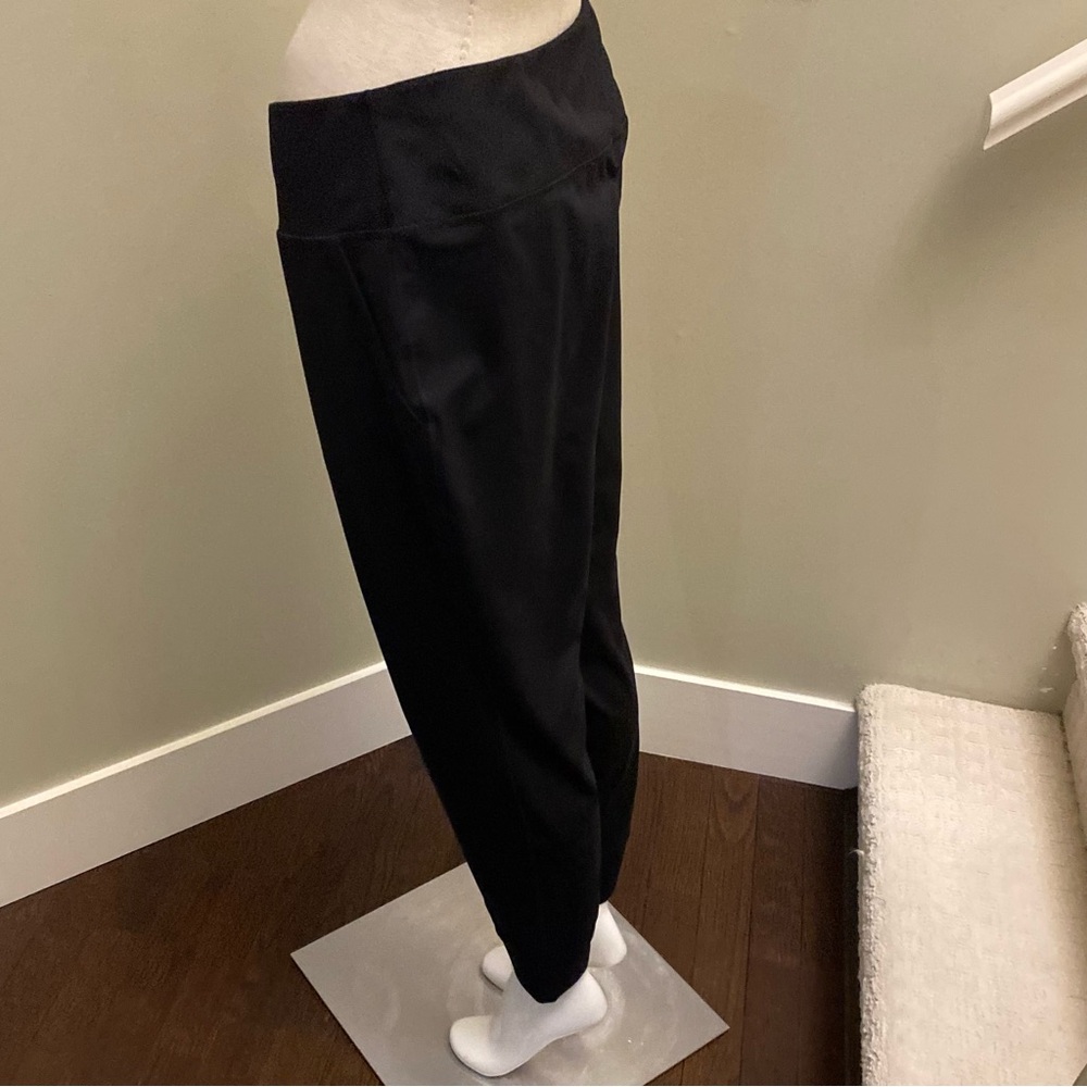 Yogalicious Woman’s Black Jogger Style Pant with Cuffed Bottom.  Sz XL